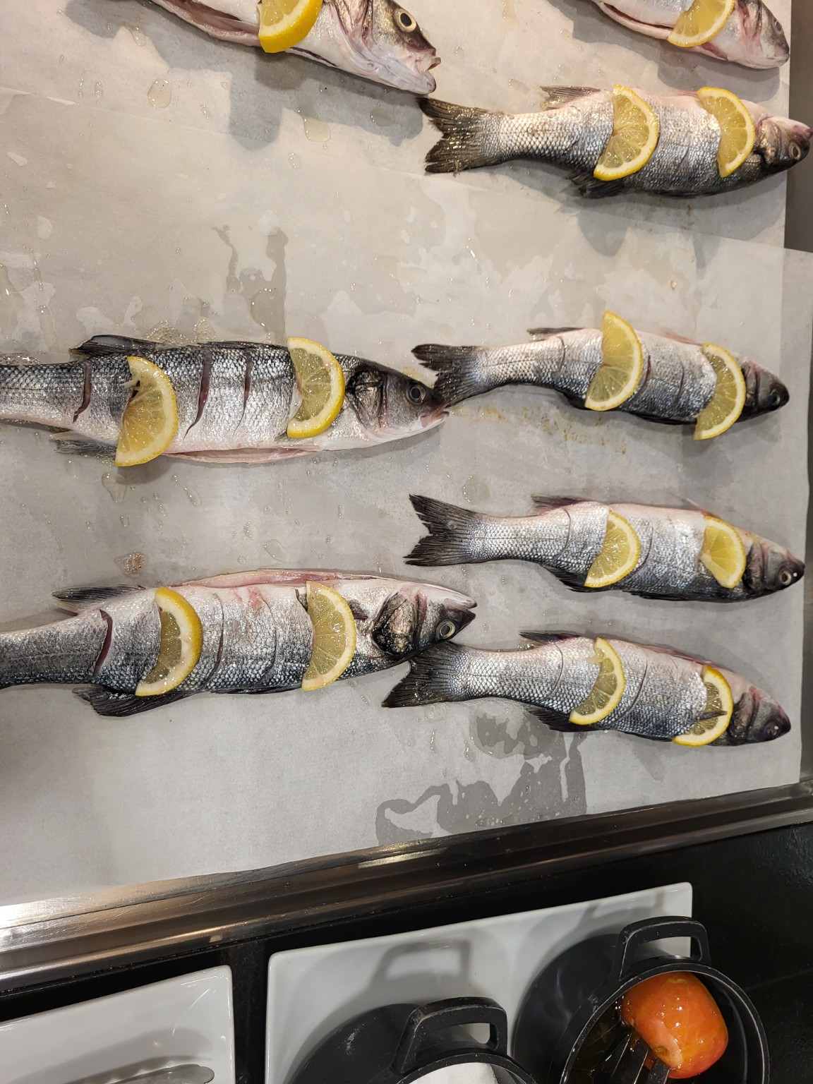 Poissons préparés au citron avant cuisson